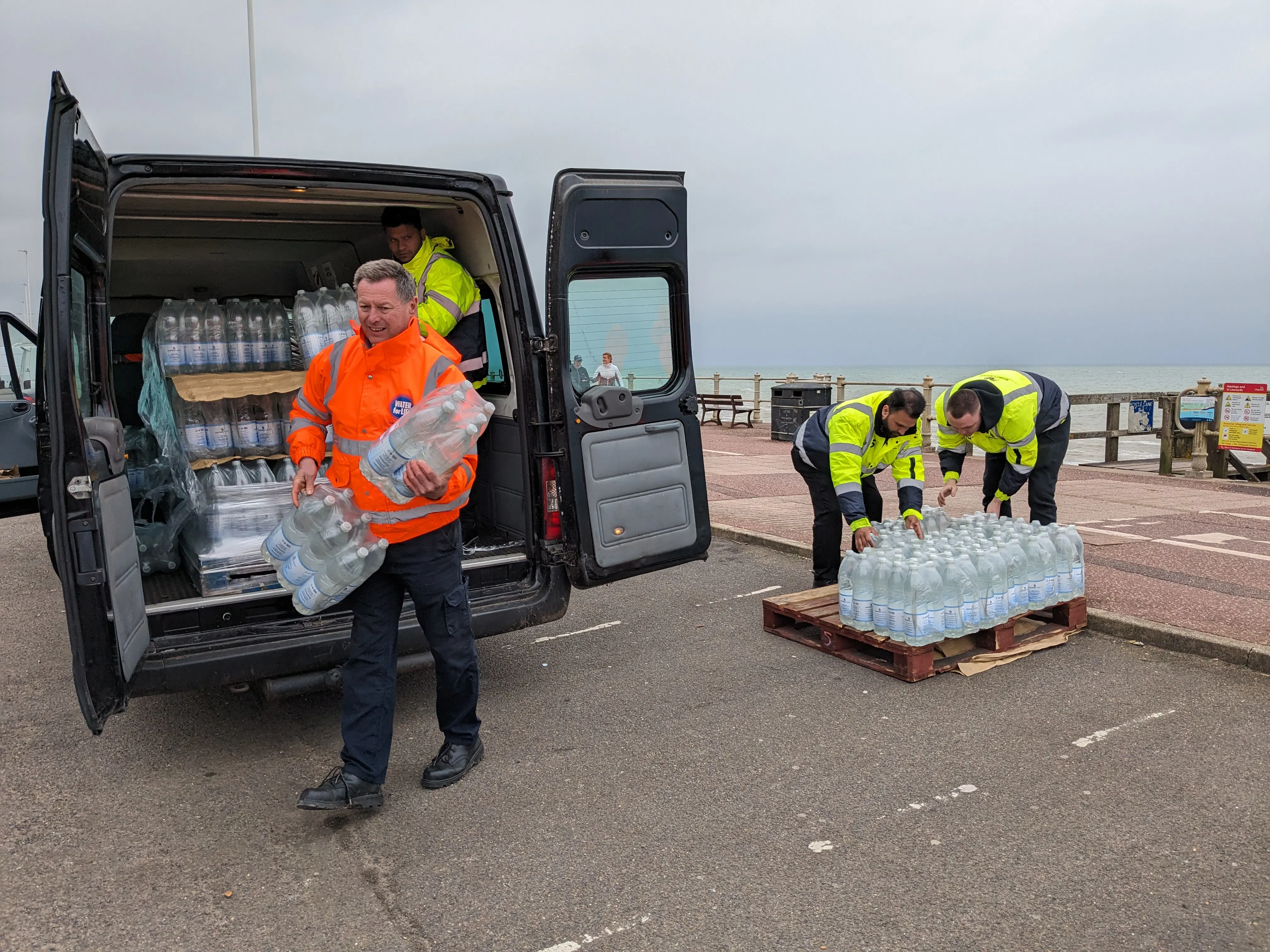 Hasting bottled water station